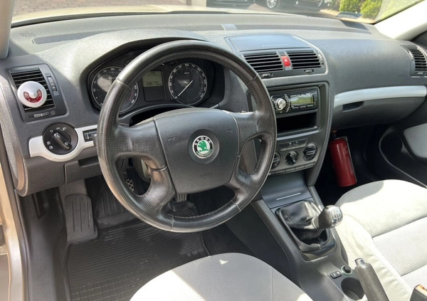 Skoda Octavia cena 11400 przebieg: 298000, rok produkcji 2005 z Kutno małe 254